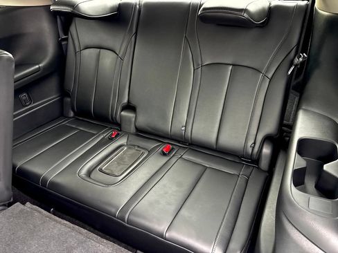 Certified 2026 INFINITI QX60 Luxe w/ Cargo Package FWD image 19