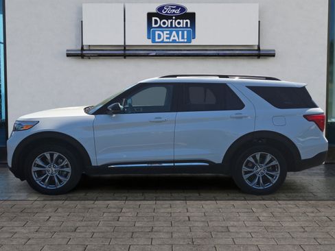 Used 2023 Ford Explorer XLT w/ Equipment Group 202A AWD/4WD image 6