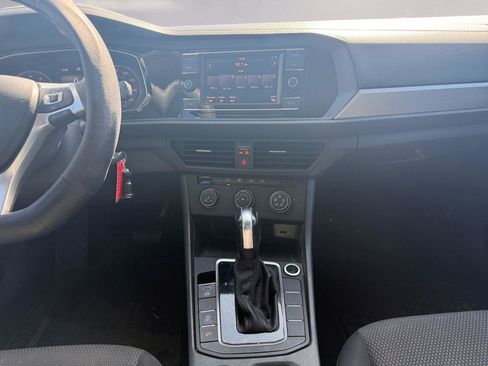 Used 2019 Volkswagen Jetta S image 11