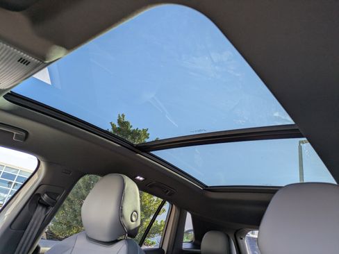 New 2026 Volkswagen Tiguan SE R-Line image 22