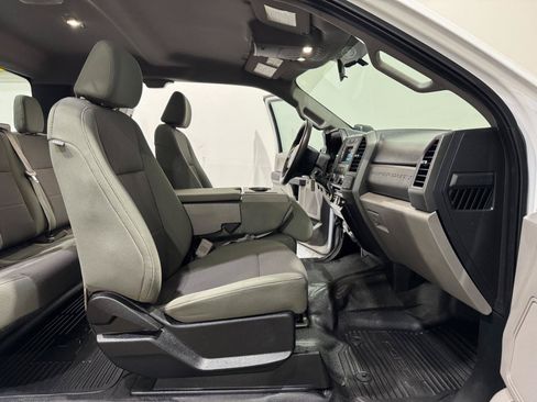 Used 2018 Ford F250 XL w/ Power Equipment Group RWD image 18