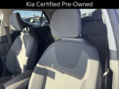 Certified 2025 Kia Niro LX image 18