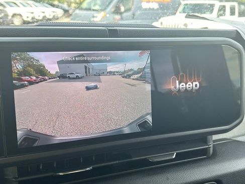 New 2025 Jeep Gladiator Sport image 10