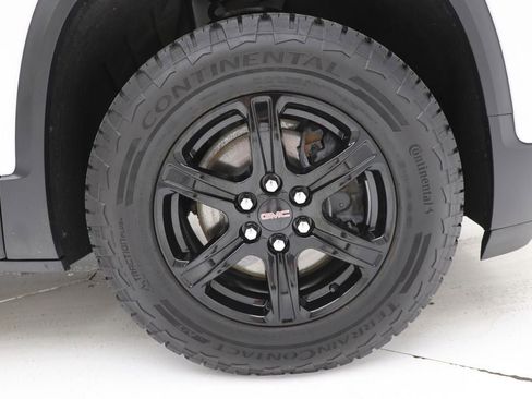 Used 2023 GMC Acadia AT4 w/ Technology Package AWD/4WD image 9