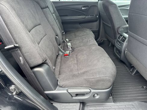 Used 2022 Honda Pilot Sport image 16