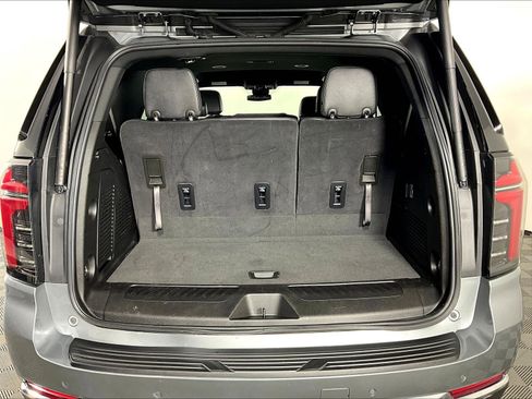 Used 2025 Chevrolet Tahoe LT RWD image 36