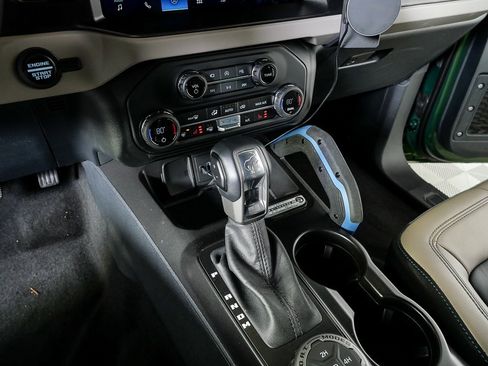 Used 2023 Ford Bronco Wildtrak image 17