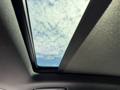 New 2026 Porsche Macan 4S Electric image 25