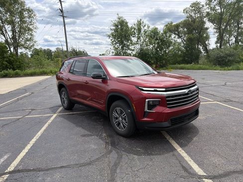 New 2026 Chevrolet Traverse LT w/ Driver Confidence Package AWD/4WD image 3