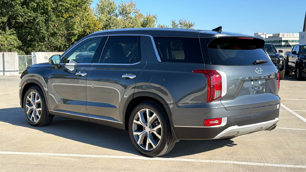 Used 2022 Hyundai Palisade SEL w/ Premium Package AWD/4WD image 3