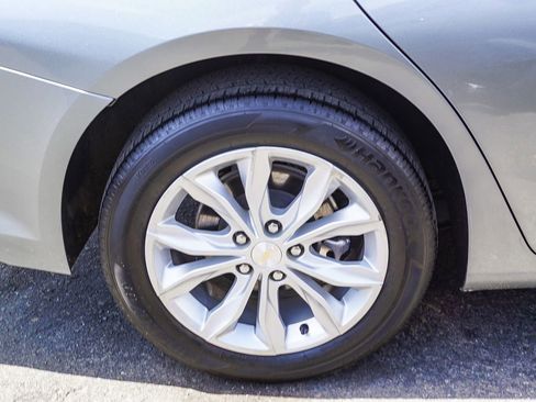 Used 2025 Chevrolet Malibu LT FWD image 8