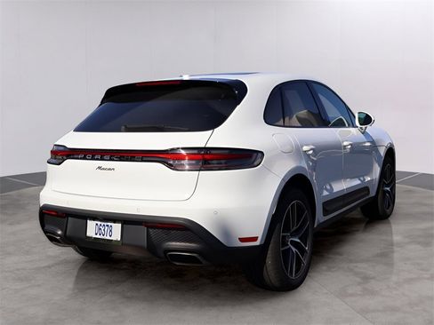 Used 2025 Porsche Macan image 5