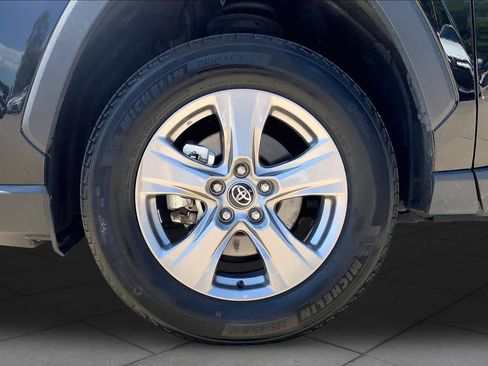 Used 2025 Toyota RAV4 XLE FWD image 11