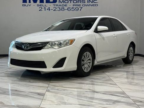 Used 2013 Toyota Camry LE FWD image 2