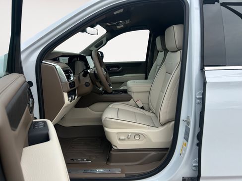 New 2026 GMC Yukon XL Denali w/ LPO, Floor Liner Package image 22