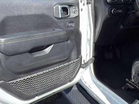 Used 2020 Jeep Wrangler Unlimited Sahara AWD/4WD image 23
