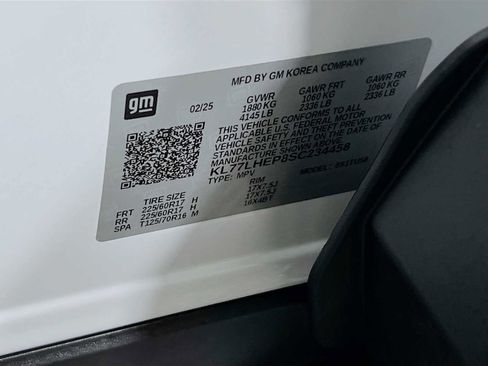 Used 2025 Chevrolet Trax LT w/ LT Convenience Package image 31