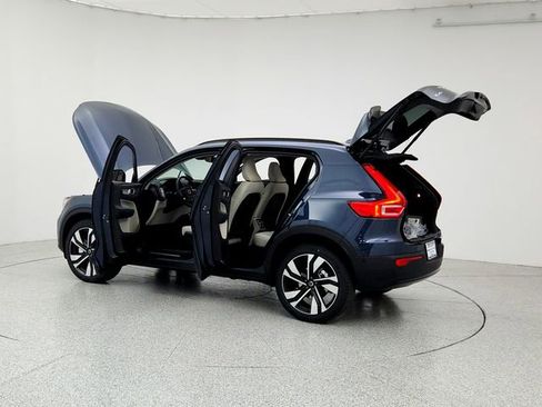 New 2026 Volvo XC40 B5 Ultra w/ Climate Package image 12