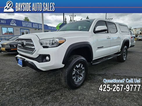Used 2017 Toyota Tacoma TRD Off-Road w/ Tow Package RWD image 1