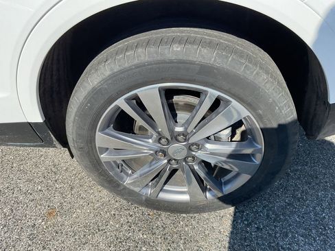 Used 2024 Cadillac XT5 Premium Luxury image 6