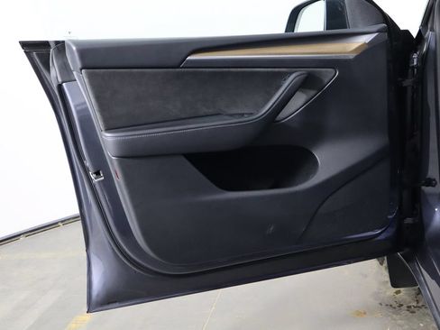 Used 2023 Tesla Model Y Long Range AWD/4WD image 13