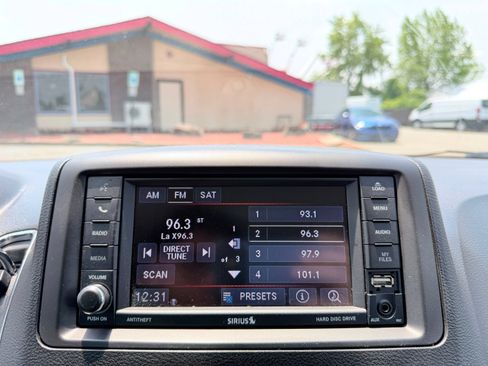 Used 2019 Dodge Grand Caravan SE w/ UConnect Hands-Free Group FWD image 30
