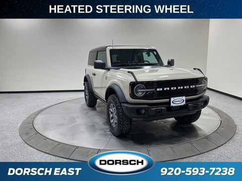 Used 2025 Ford Bronco Badlands AWD/4WD image 3