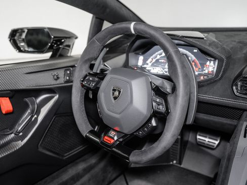 Used 2023 Lamborghini Huracan STO RWD image 24