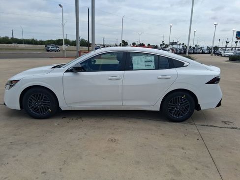 New 2026 Nissan Sentra SV w/ SV Convenience Package FWD image 3