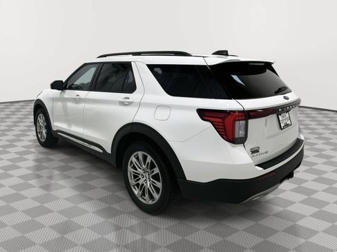 Used 2025 Ford Explorer Active w/ Active Comfort Package AWD/4WD image 3