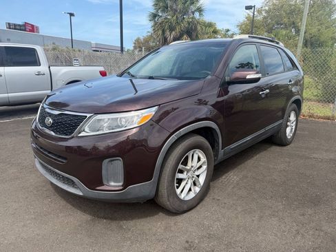 Used 2015 Kia Sorento LX FWD image 2