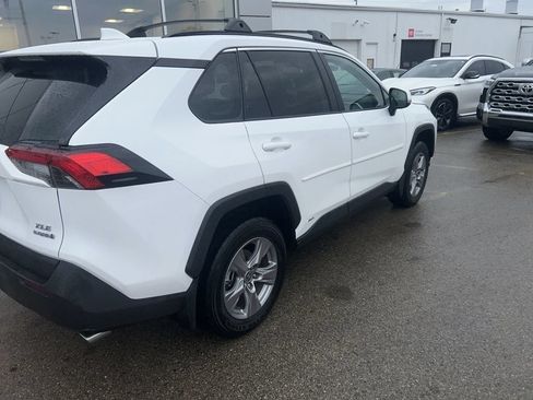 Used 2024 Toyota RAV4 XLE AWD/4WD image 5