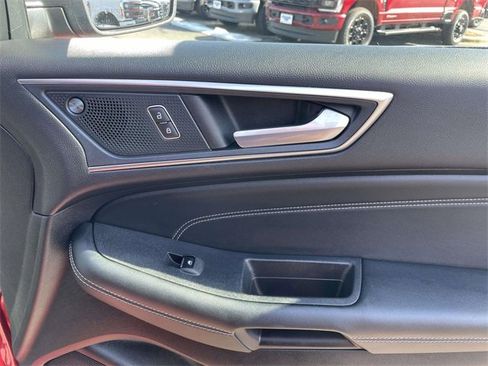 Used 2024 Ford Edge Titanium image 27