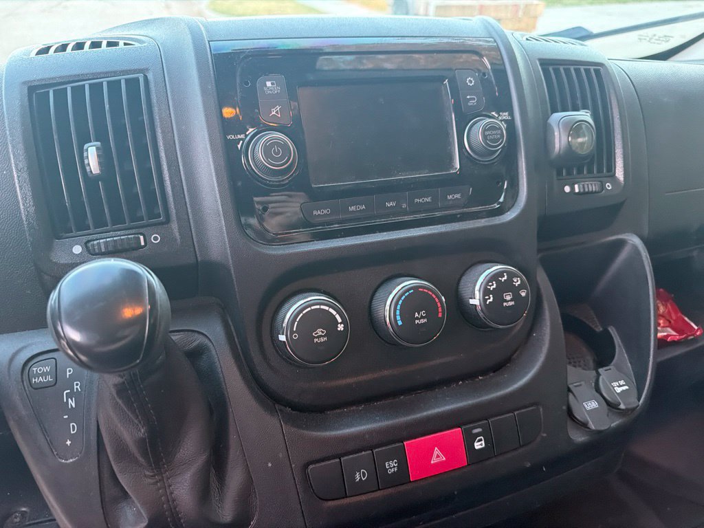 Used 2021 RAM ProMaster 2500 w/ Convenience Group FWD image 10
