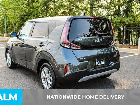 Used 2025 Kia Soul LX w/ LX Technology Package FWD image 4