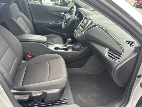 Used 2019 Chevrolet Malibu LT w/ Driver Confidence Package image 13