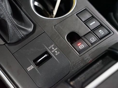 Certified 2024 Toyota Highlander XLE image 23