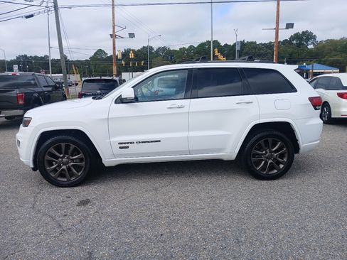 Used 2017 Jeep Grand Cherokee Limited 75th Anniversary image 19