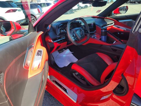 Used 2024 Chevrolet Corvette Stingray Premium Cpe w/ 3LT image 7