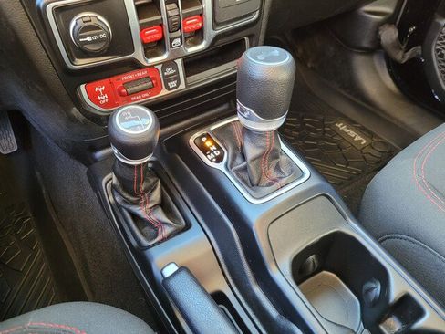 Used 2023 Jeep Wrangler Unlimited Rubicon w/ Cold Weather Group image 31