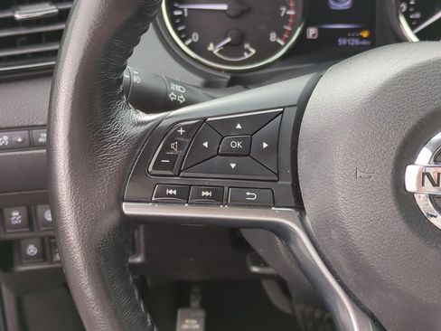Used 2017 Nissan Rogue Sport SL w/ SL Premium Package image 18
