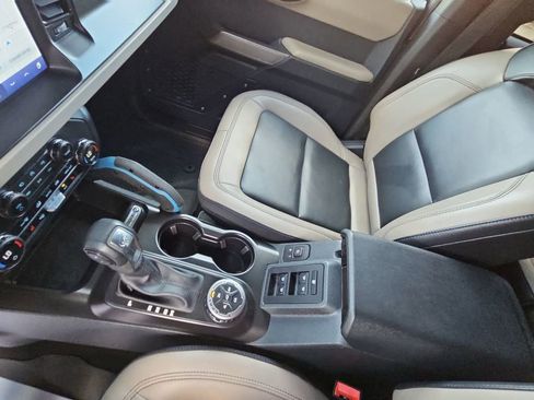Used 2023 Ford Bronco Wildtrak image 17
