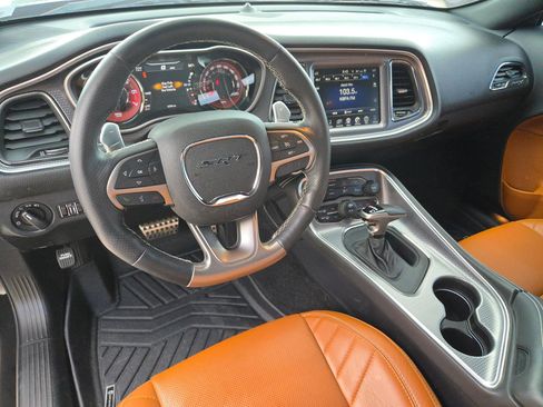 Used 2015 Dodge Challenger SRT Hellcat RWD image 15