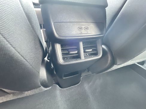 Used 2025 Chevrolet Equinox LT w/ Safety and Technology Package FWD image 21
