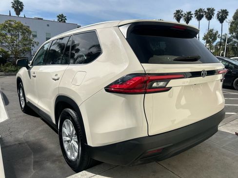 Used 2024 Toyota Grand Highlander XLE image 4