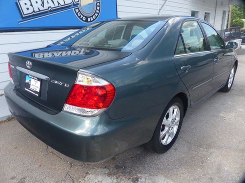 Used 2006 Toyota Camry XLE FWD image 5