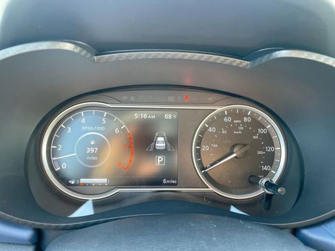 Certified 2025 Nissan Versa SV w/ Trunk Package image 54