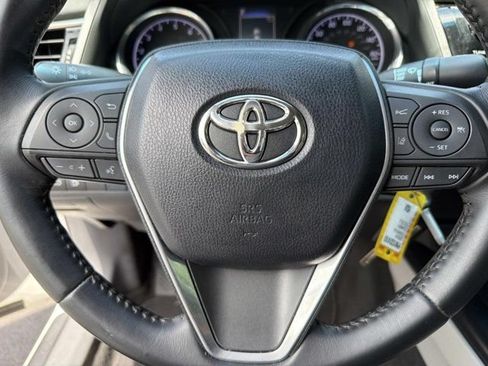 Used 2018 Toyota Camry SE FWD image 23