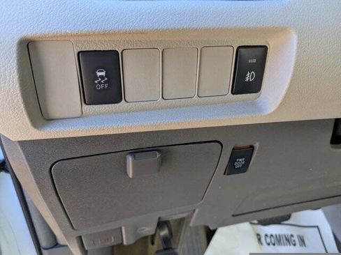 Used 2015 Toyota Sienna LE image 17