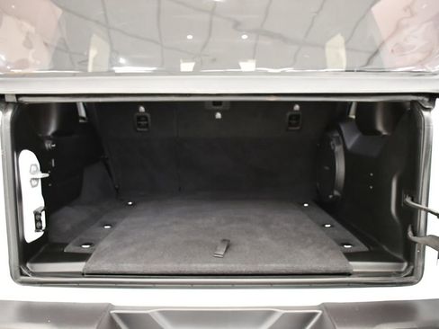 Used 2025 Jeep Wrangler Sahara image 50